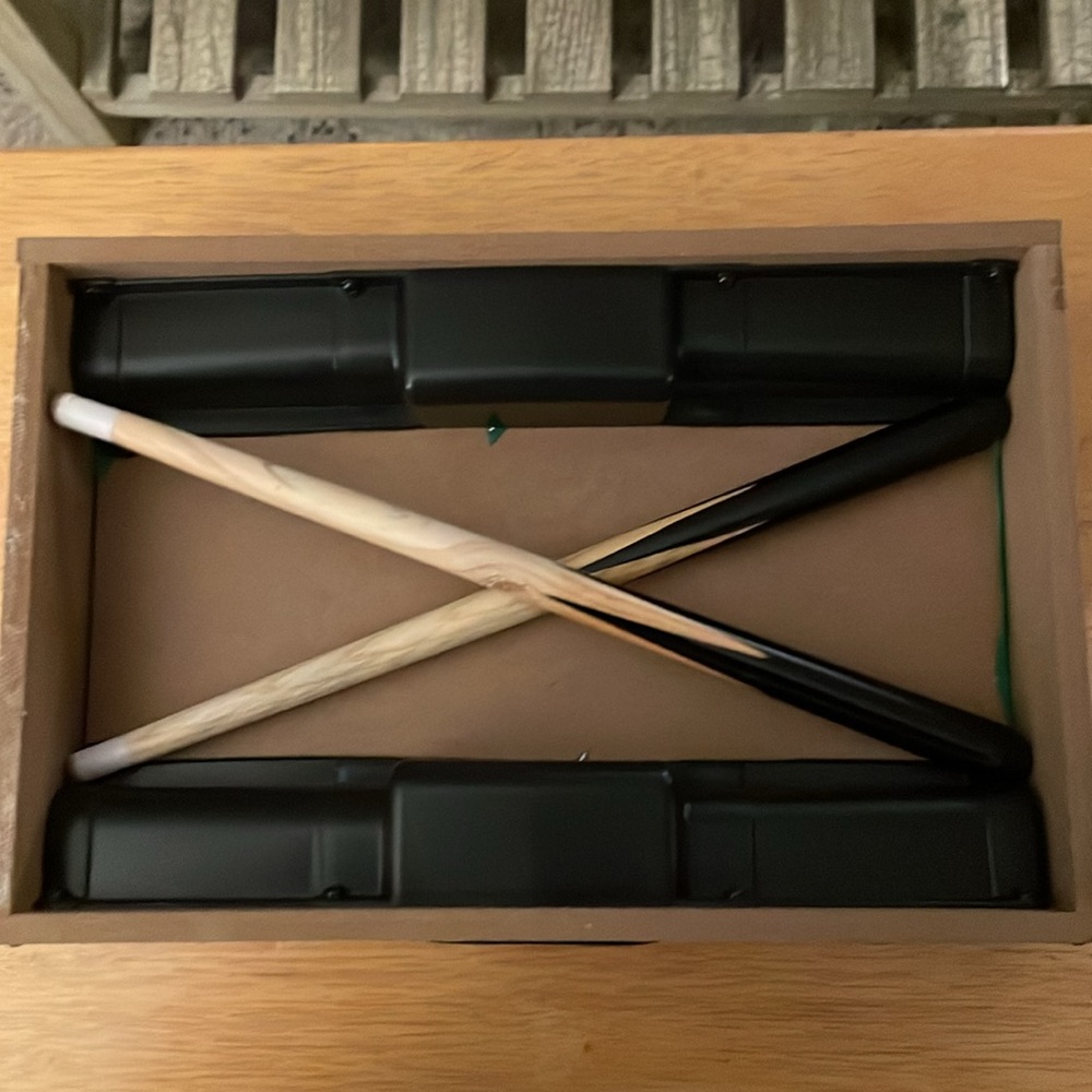 Mini Pool Table - Picture 4 of 6